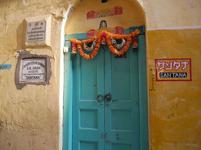 インドで有名な日本人宿「サンタナ」