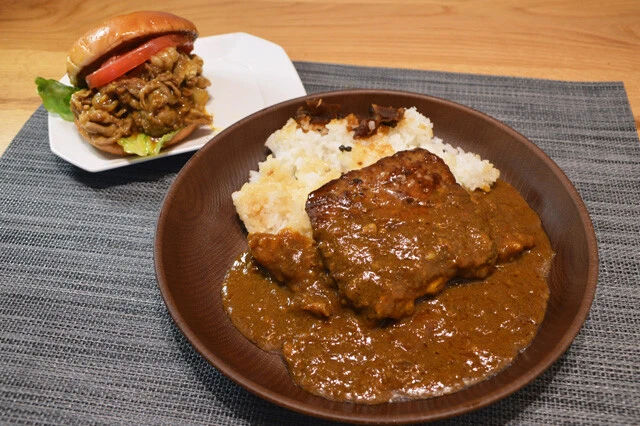 【黒毛和牛カレーとカレギュウバーガー】モス×松屋で牛肉とカレーのウマさが大爆発！ ＜野島慎一郎のバカレシピ＞