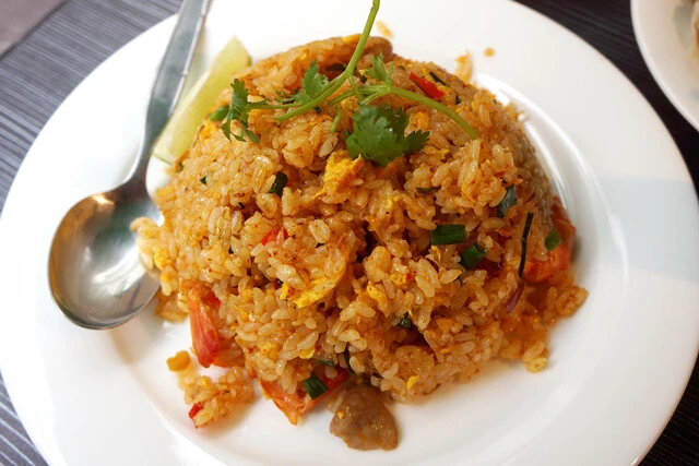 「トムヤムチャーハン」（960円）