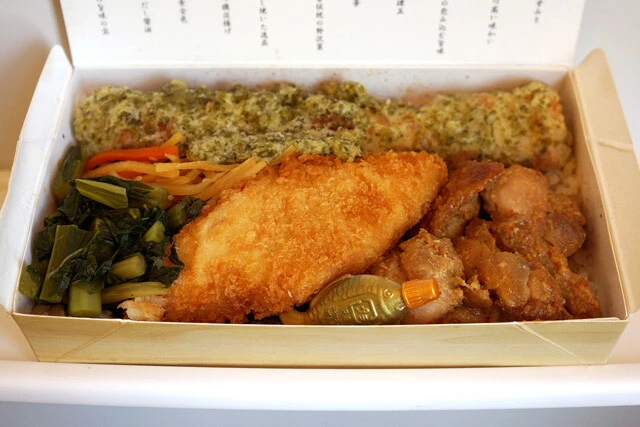 いちのやの「海苔弁」（税込み1083円）