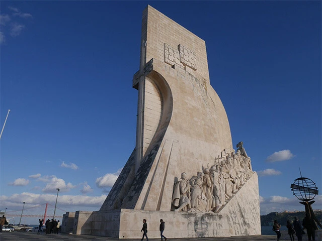 大航海時代を記念した石碑「発見のモニュメント」