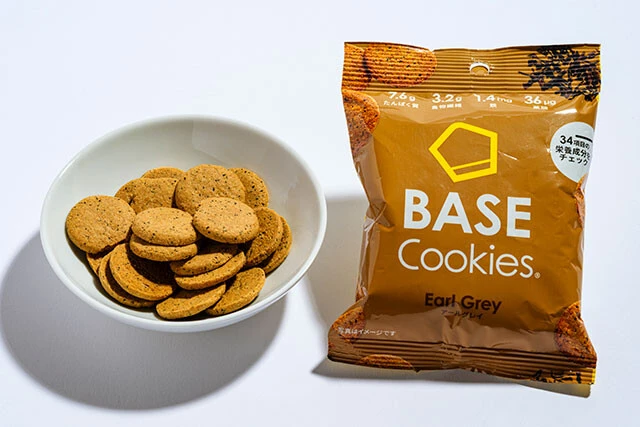 (2)ベースクッキー ココア(ベースフード)197円/(1)のココア味。「上質なココア風味」(はんつ氏)と、シリーズの中では最も評価が高かった