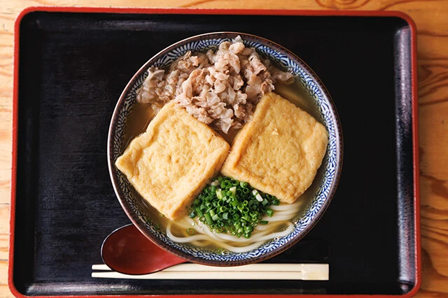 同店流の肉うどんといえる「豆牛（とうぎゅう）」
