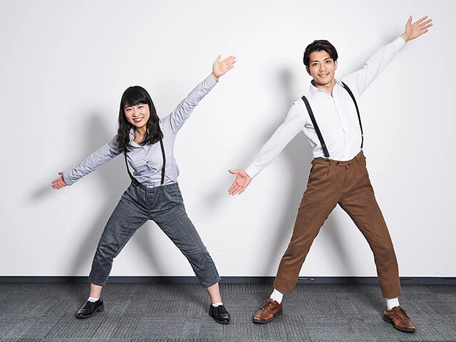 ⑤左手を上に、右手を下に大きく広げよう。一瞬しかないが、重要な動きだ！