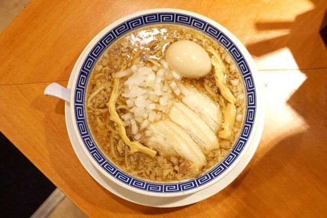 名残惜しくもう15秒ほど眺めてから……