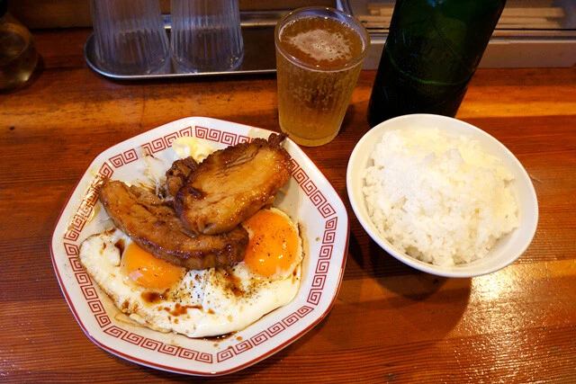 「チャーシューエッグ定食」(1280円)