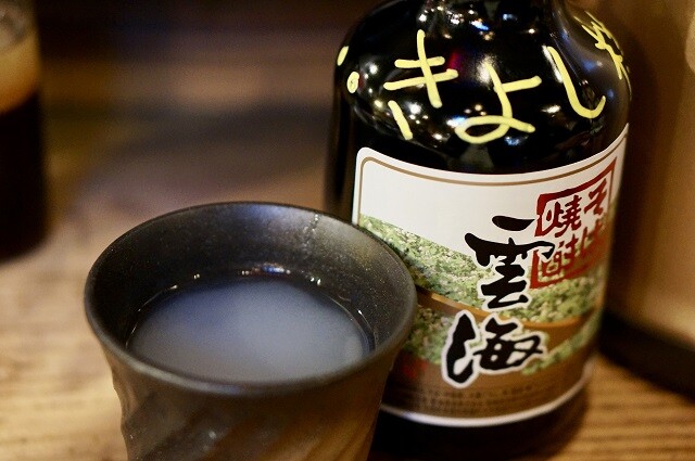 石塚さんお薦めの焼酎そば湯割り