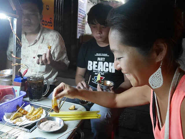 私もミャンマーでイモ虫に挑戦