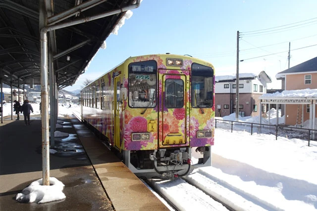 山形鉄道YR-880形