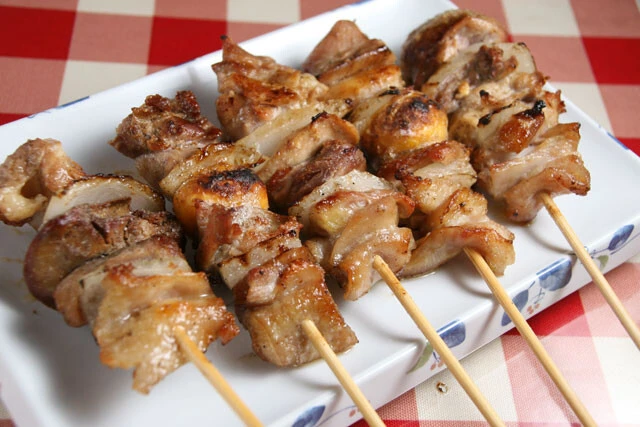 トレンドは焼き鳥!?　プロが選ぶ【旅先で食べるべきご当地グルメ】5選