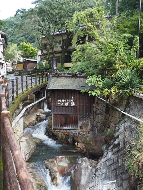 熊野古道・湯の峰温泉、つぼ湯(和歌山県)