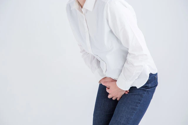 人気漫画家が「精巣損傷」！　打ったキ●タマを放置するとどうなるのか？