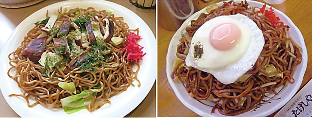 (左)塩崎さんが把握している北海道最古の「マルキン焼きそば」(昭和29年創業)の焼きそば。トウモロコシやジャガイモなどが豊富に取れる北海道では、コナモン文化の普及が遅かったそう。(右)長野松本市にあるソース焼きそば専門店「たけしや」(昭和30年創業)の焼きそば。元々長野は「あんかけ焼きそば」が主流だった珍しい土地で、ソース焼きそばはマイナーだそう