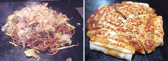 ソース焼きそばについての最古の証言は、大正6年に浅草で生まれた女性の「小さい頃の食べ物」の話であり、「戦前の浅草でソース焼きそばは生まれた」と塩崎さんは分析。写真は浅草の老舗「浅草染太郎」の五目焼きそば(左)としゅうまい天(右)