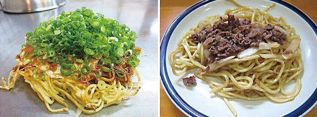 お好み焼きが普及する広島、大阪の焼きそば。左は「みっちゃん総本店」(広島)のイカ天そば肉玉子ネギ掛け、右は「長谷川」(大阪)の焼きそば