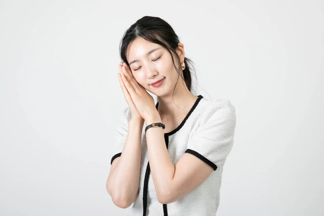 昼食後に強烈な眠気に襲われる人がやっている"NG習慣3つ"を現役薬剤師が解説【健康サディスティック♡】