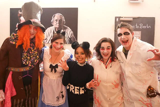 仮装はしてるんだけどどことなく渋め