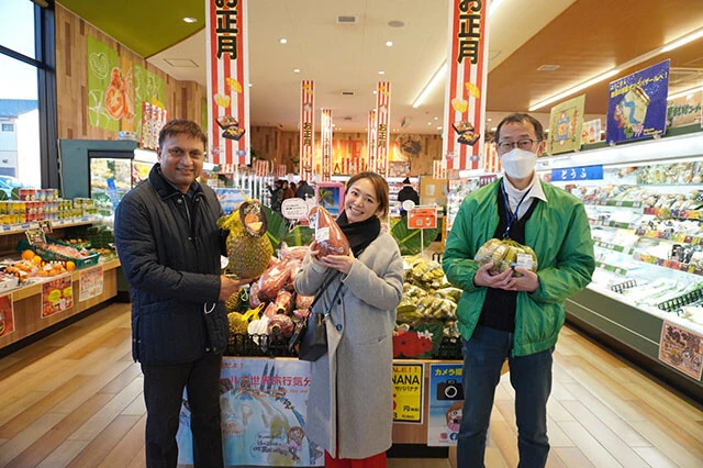 オーナーのチャクラダール・バダルさん(左)と店長の三ノ輪さん