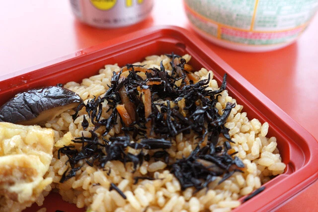 つつましくも幸せな食卓