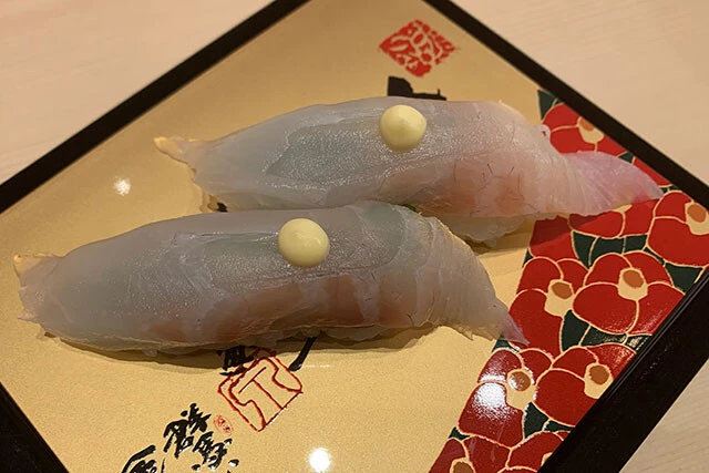 群馬いちもん金沢まいもん（群馬）たむらや握り／海なし県でありながら地元系コラボメニュー（出来栄え◎）で独自性を打ち出す。ほかにも「大粒ブラックダイヤ」（下仁田納豆）、「うずら三兄弟」（高崎クエイル）など多彩