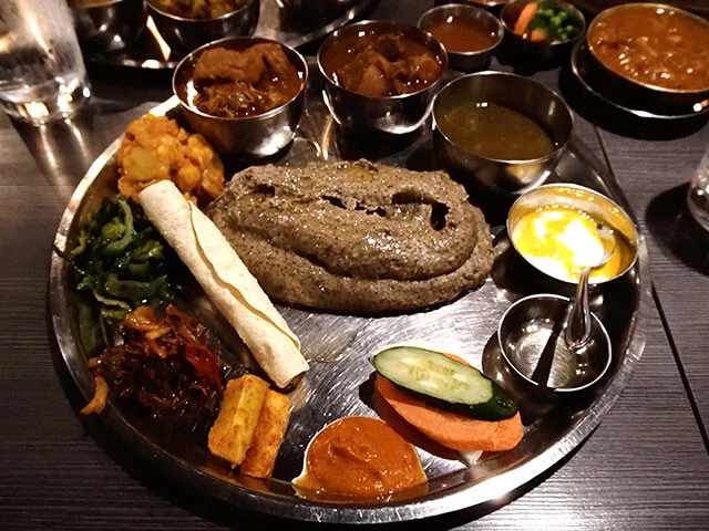 タカリデド&ライスセット(そばがき)は、この豪華さで1,628円