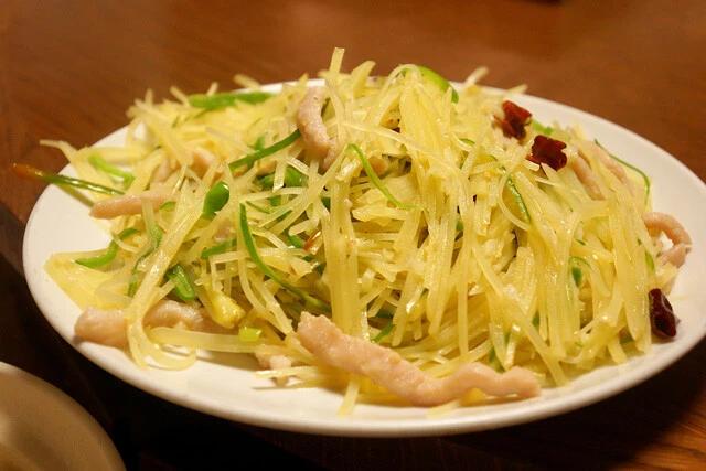 「じゃが芋細切りの唐辛子炒め」(968円)