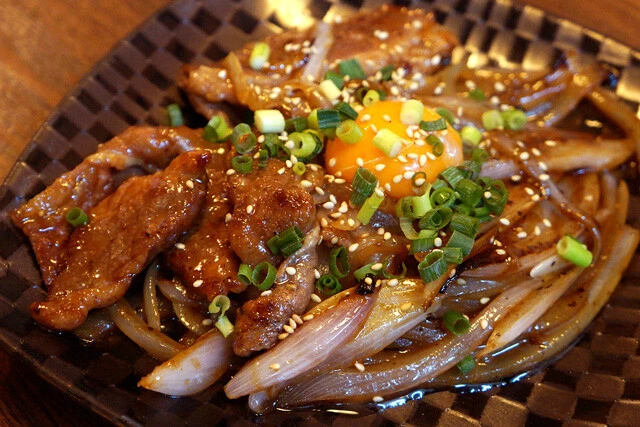 「牛バラ焼き」（780円）