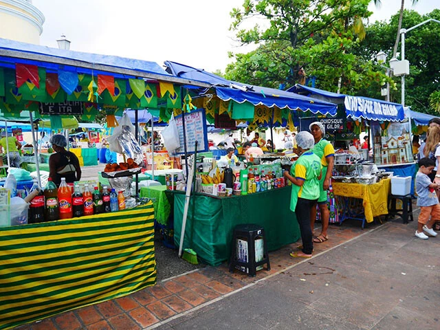 ワールドカップ日本戦の舞台ともなったレシフェの街の屋台