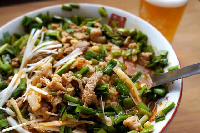 【サッポロ一番みそニラそば】福しんの期間限定メニュー「ニラそば」欲を通年満たすべく開発したオリジナルアレンジレシピ:パリッコ『今週のハマりメシ』第110回