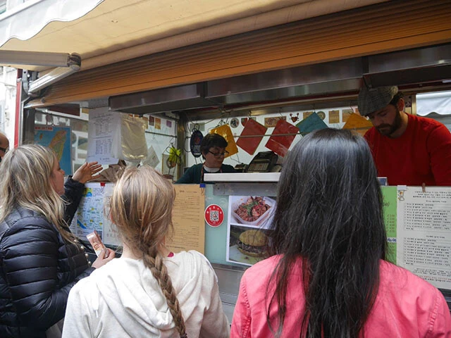 女子率高めのランプレドット屋台