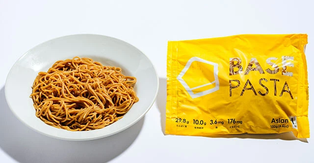 (7)ベースパスタ フェットチーネ(ベースフード)378円/26種のビタミン&ミネラル、タンパク質、食物繊維を豊富に含んだ完全栄養パスタ麺