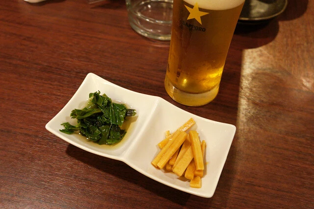 「生ビール」（税込み649円）とお通し