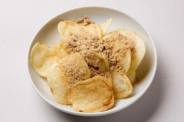 第8位　ポテトチップス（塩味）パリパリ&ジャリジャリ食感が新しい