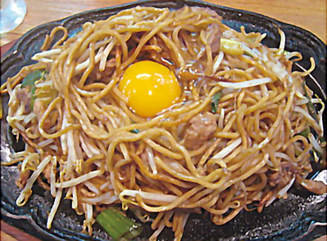 九州にソース焼きそば文化を広めた大分の「想夫恋」の焼きそば