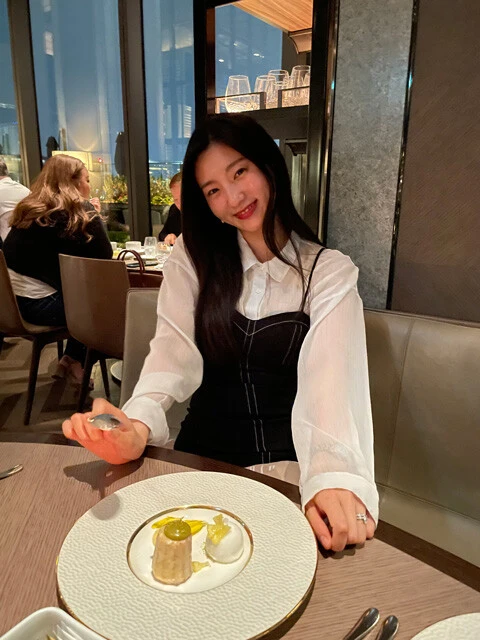 スイーツ大好き♡　でも、食べすぎると肌荒れの原因に