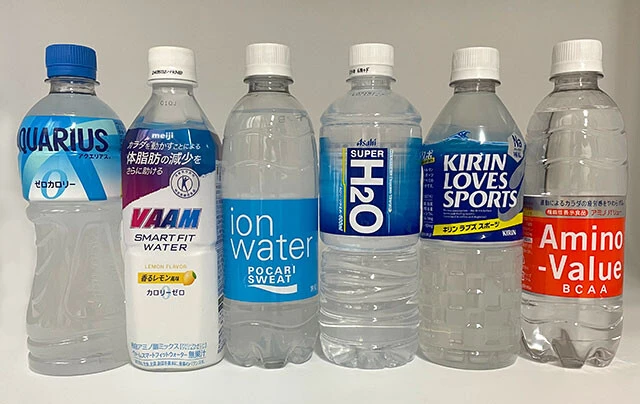 ハイポトニック飲料（左から）アクエリアスゼロ（日本コカ・コーラ）［500ml］、VAAM（明治）［500ml］、イオンウォーター（大塚製薬）［500ml］、スーパーH2O（アサヒ飲料）［600ml］、ラブズスポーツ（キリン）［555ml］、アミノバリュー（大塚製薬）［500ml］
