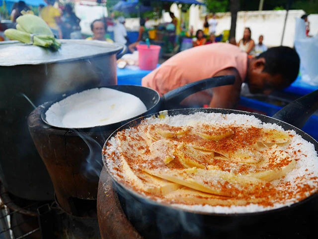 チーズが溶けていい感じ！　赤い粉はパプリカかしらチリかしら？