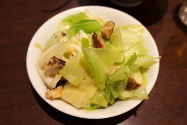 「皿キャベツ」(200円)