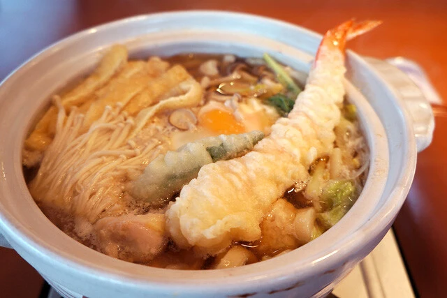 【大海老天鍋焼きうどん】最初から最後までずっとうま楽しい！ ぐつぐつコンロスタイル鍋焼きうどん：パリッコ『今週のハマりメシ』第107回