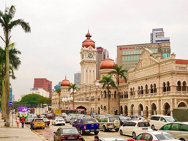 イギリス統治時代の行政の中心だった「スルタン・アブドゥル・サマド ビル(旧連邦事務局ビル)」