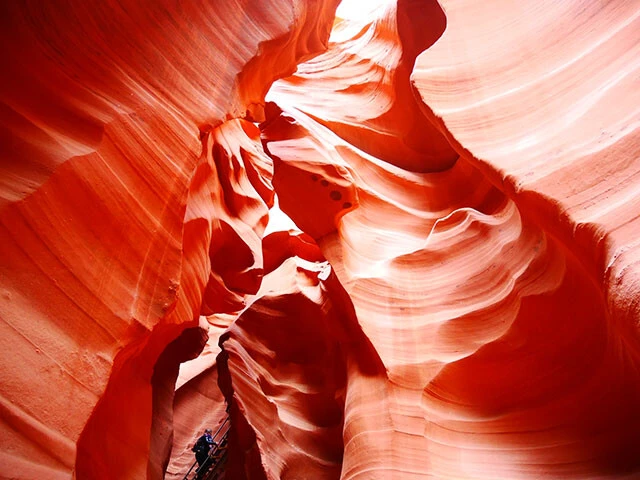 加工することでさらなる魅力を放つ絶景は確かにいっぱいある！　アンテロープとか！