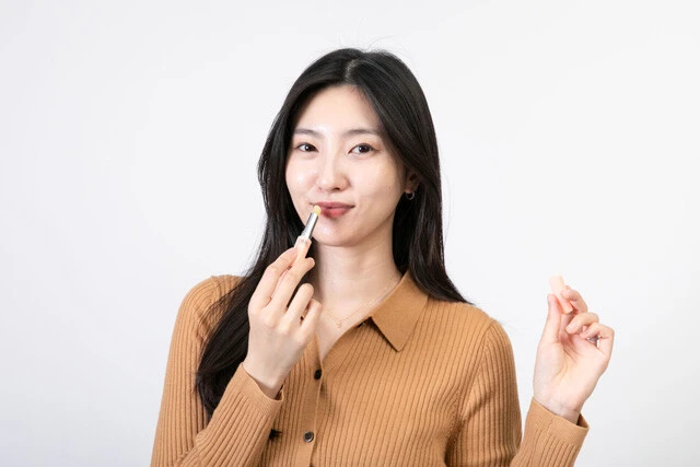 「カサカサ唇は不潔な印象に！」男性にもおすすめのリップを現役薬剤師が紹介【健康サディスティック♡】