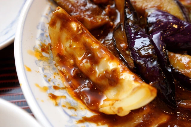 甘みそ餃子には、ラー油も合う！