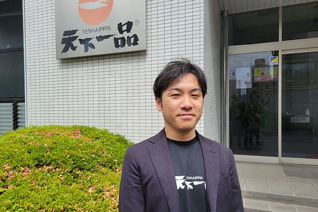 「天一食品商事」(滋賀県大津市)の社内で取材に応えてくれた開発責任者の中山修一氏