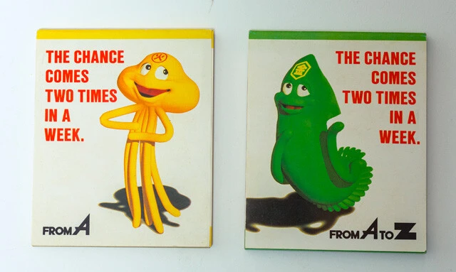 メモ帳セットは背面に値札シールが貼られており、無料配布品ではないグッズ