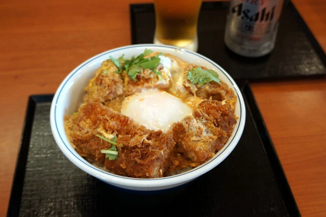 【かつ丼】初めて食べた「かつや」の「特カツ丼」が、しれっと異次元のうまさだった:パリッコ『今週のハマりメシ』第115回