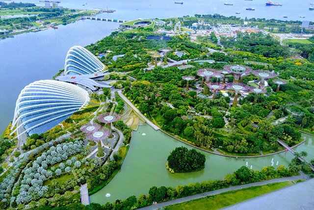 シンガポール(シンガポール)世界遺産の植物園「ガーデンズ・バイ・ザ・ベイ」【往復航空券目安(4/27~30)】・7万8538円(AirJapan/成田) ・9万2780円(ZIPAIR/成田)