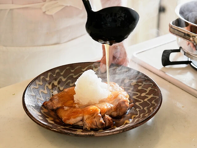 あんは、最初に温めて砂糖を溶かしてから水溶き片栗粉を投入