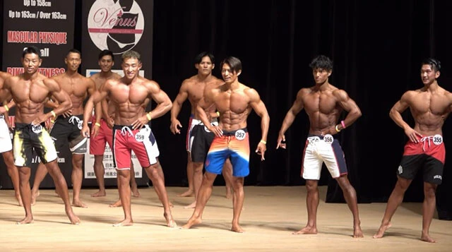 写真中央がコアラ小嵐氏