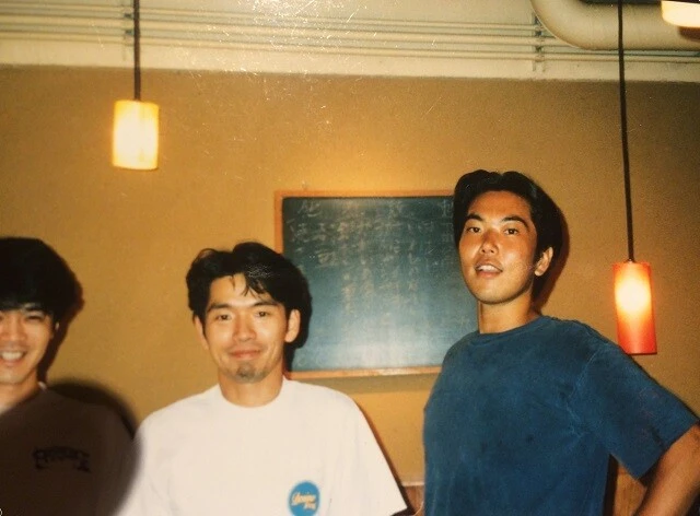 若き日の工藤さん(右)